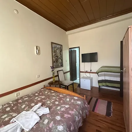 Kont Guest house 2*